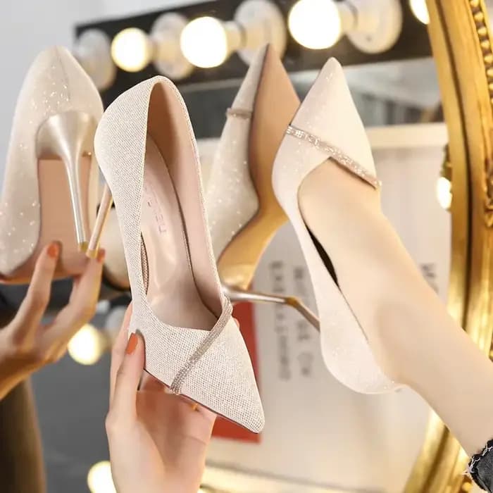 Chaussures pointues à talons hauts pour femmes