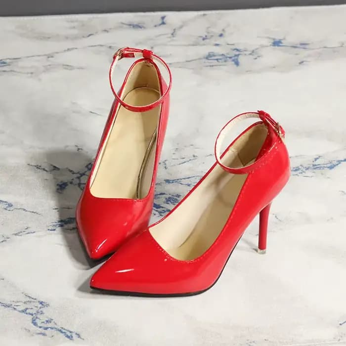 Escarpins de travail à talons aiguilles en cuir verni pour femmes
