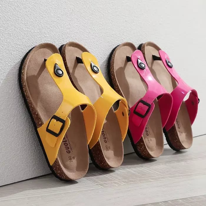 Nouvelles sandales en liège pour femmes, tongs de plage à bout ouvert avec boucle réglable, chaussures plates en cuir avec semelle intérieure en liège