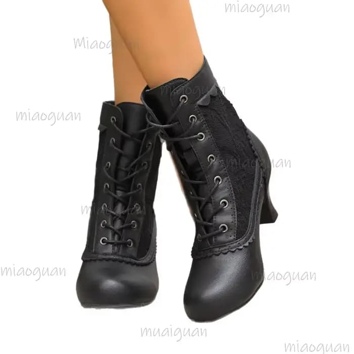 Bottines blanches à talons chaton pour femmes
