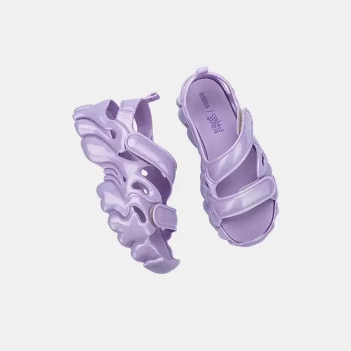 Sandales pour femmes 2025 nouvelles chaussures de plage d'été avec creux gâteau éponge romain fond épais