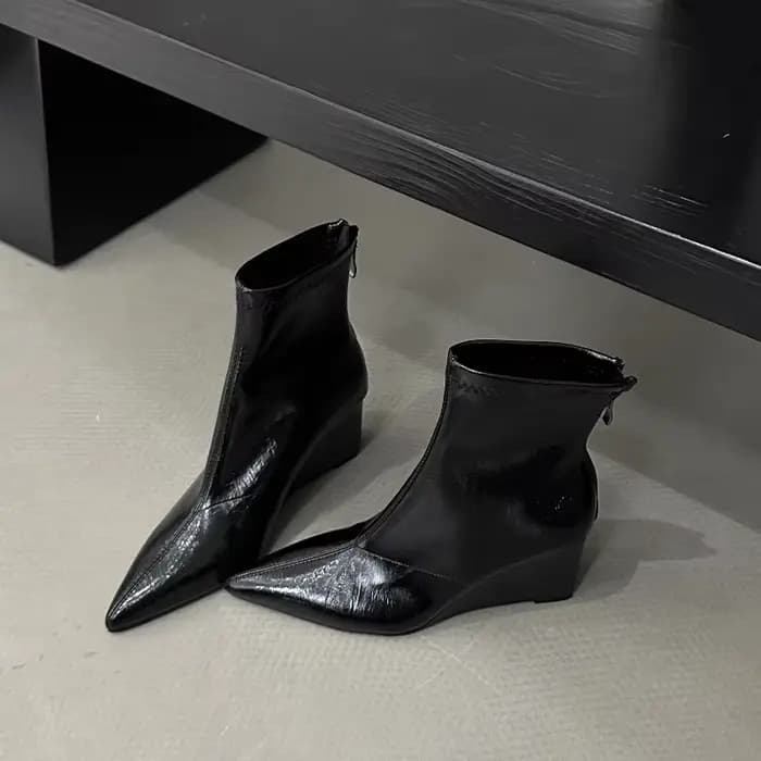 Bottines compensées en cuir verni pour femmes
