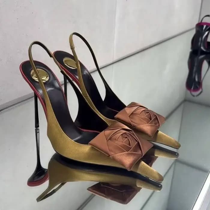 Nouvelles sandales à talons aiguilles pointues fleuries pour femme