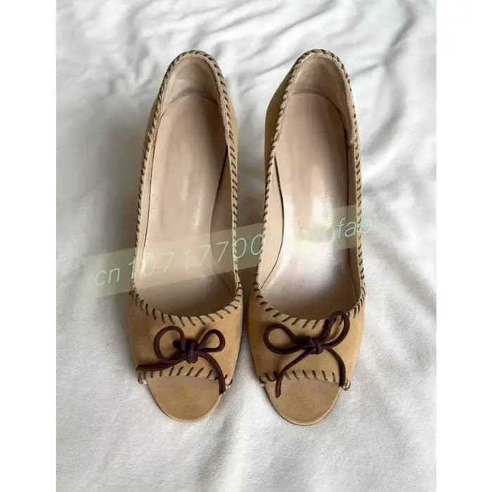 Escarpins à talon aiguille en daim camel pour femme