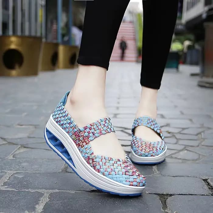 2025 nouvelles chaussures pour femmes tissées à la main
