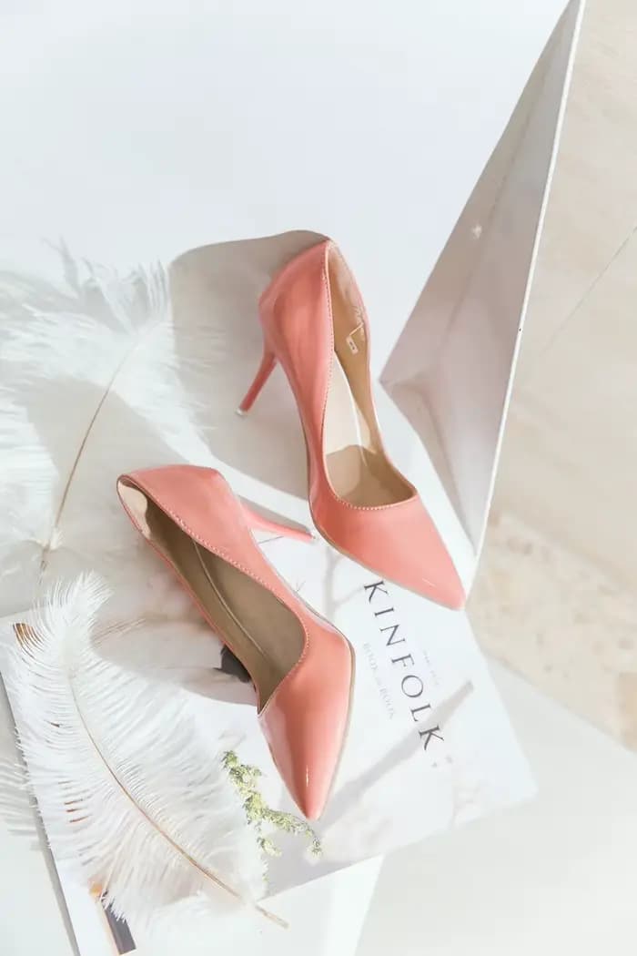 Talons hauts aiguilles à bout pointu pour femmes en jaune