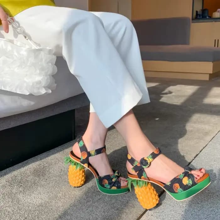 Dilalula 2026 Unique Super sandales à talons hauts femmes Peep orteil ananas imprimé chaussures de fête