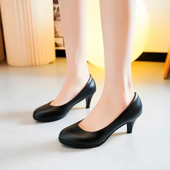 Escarpins légers couleur chair à talons hauts pour femmes