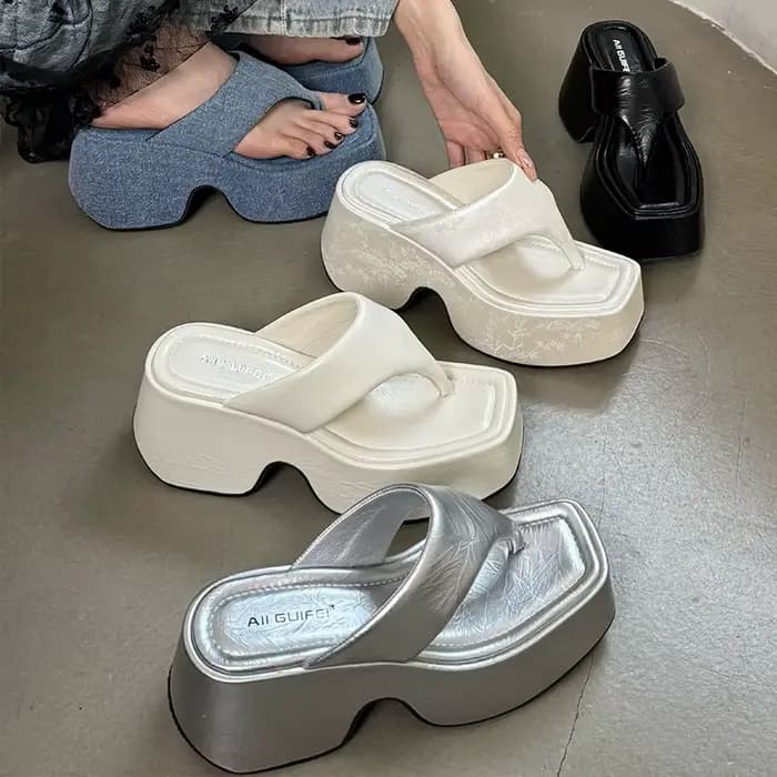 Nouvelles chaussures pour femmes : Sandales à plateforme