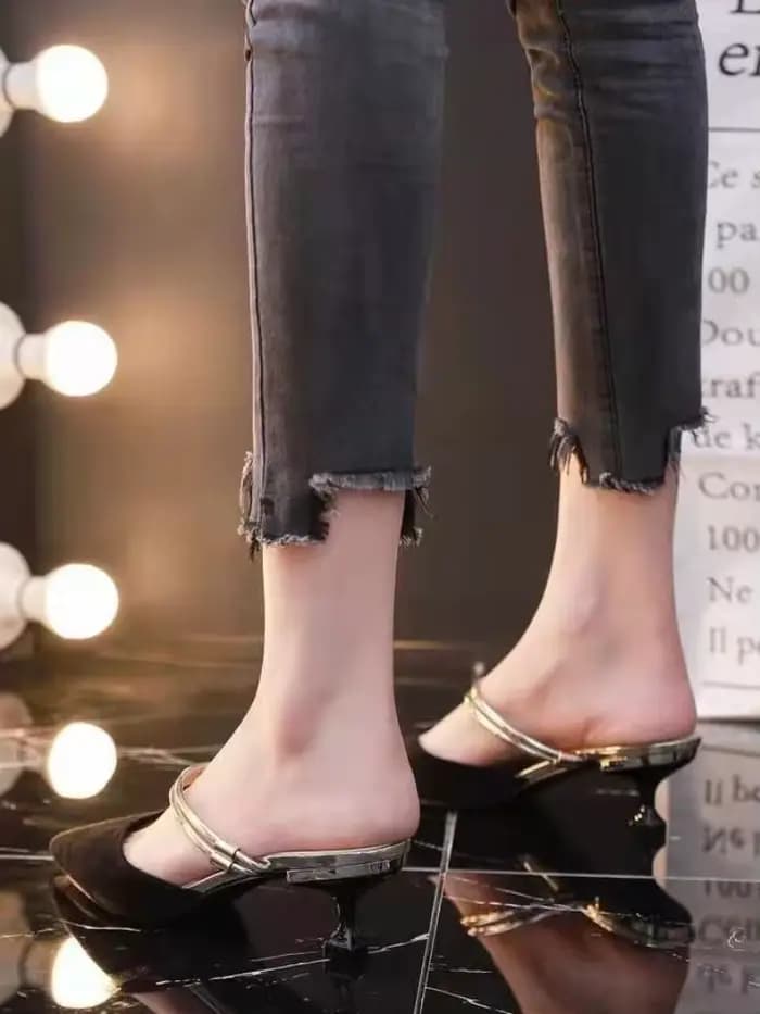 Avec talon chaussures à bout pointu Mules vertes été 2025 pantoufles pour femmes et dames sandales diapositives faciles à porter luxe Vip H sandale F