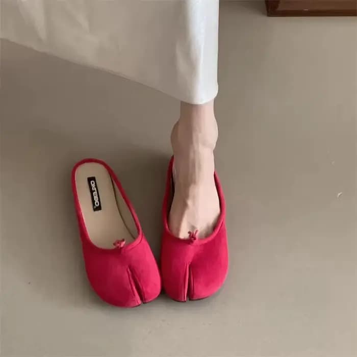 Nouvelles mules d'été 2026 pour femmes, style décontracté, à bout fendu, à enfiler, pour l'extérieur, chaussures plates souples à talon plat, type claquettes habillées