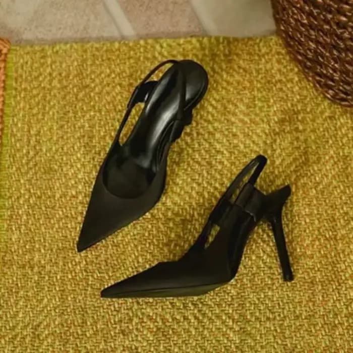 Femmes sandales nouvel été talons hauts bout fermé sandales simples mince mi-talon mode creux bout pointu femmes sandales