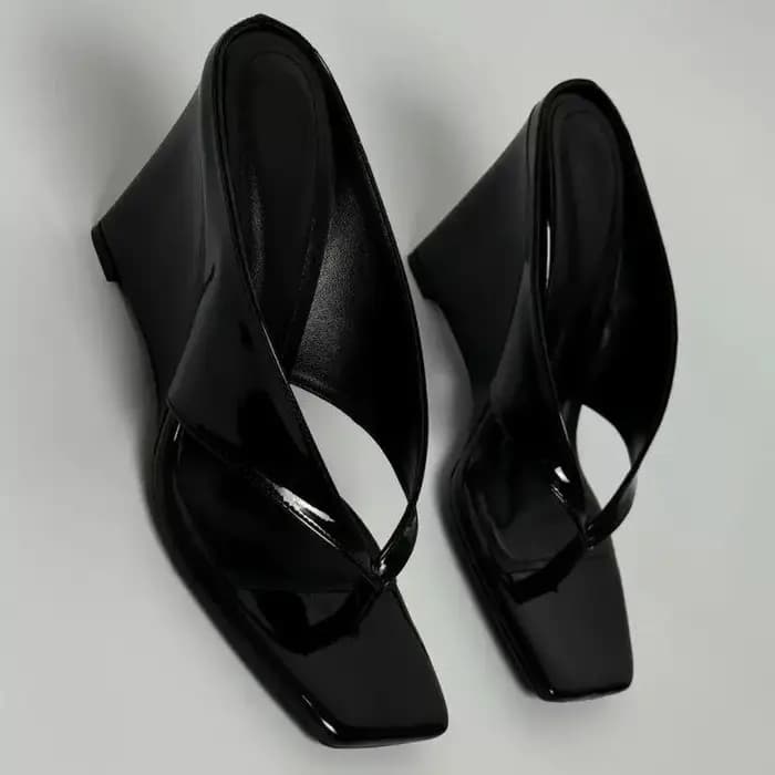 Élégantes sandales d'été noires à talons hauts pour femmes