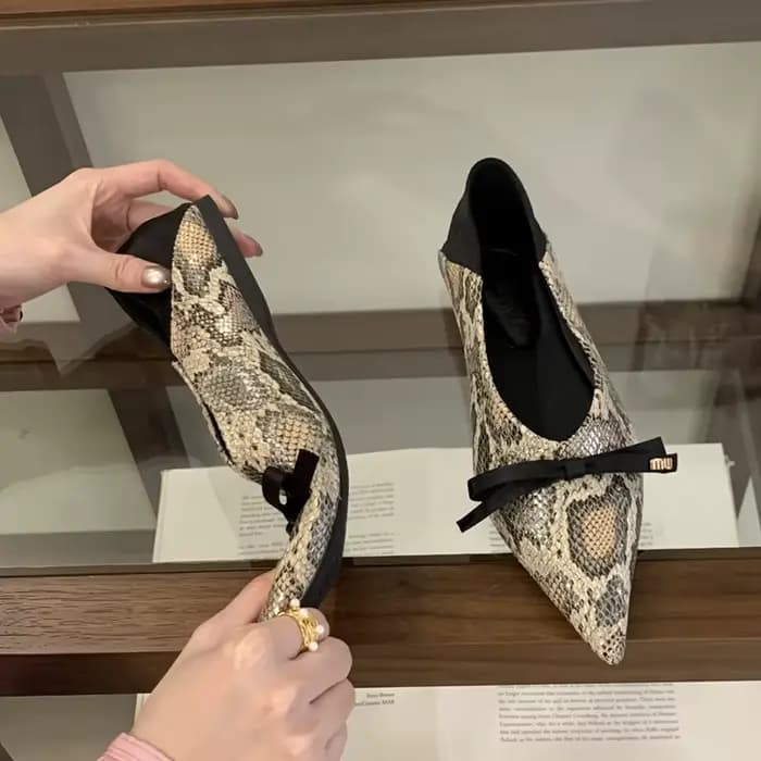 SUOJIALUN 2026 printemps nouvelle marque femmes chaussures plates mode bout pointu chaussures de bat