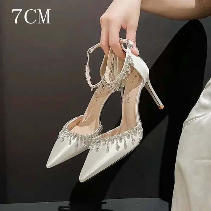 Chaussures de demoiselle d'honneur Comemore 2026 blanches en satin