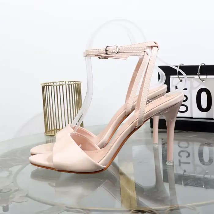 Sandales noires à talons hauts de tempérament sexy
