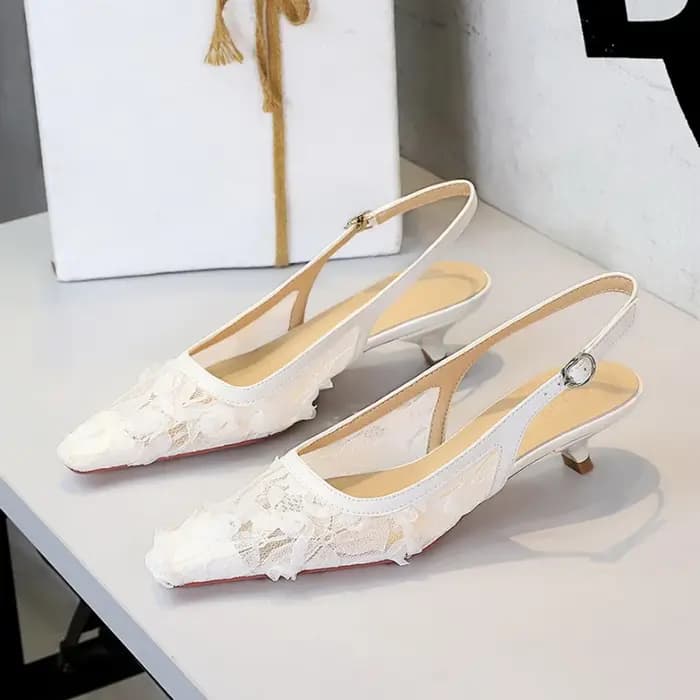 Chaussures européennes en dentelle et maille à talons fins et bas pour femmes