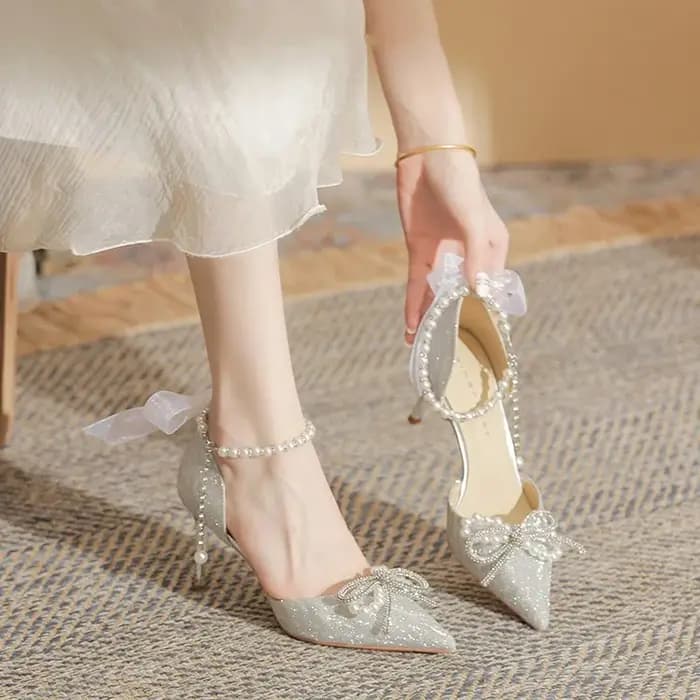 Sandales à talons hauts pour femmes, nouvelle collection été, style papillon, chaussures de mariage ajourées, à enfiler, talon fin, style doux, en PU