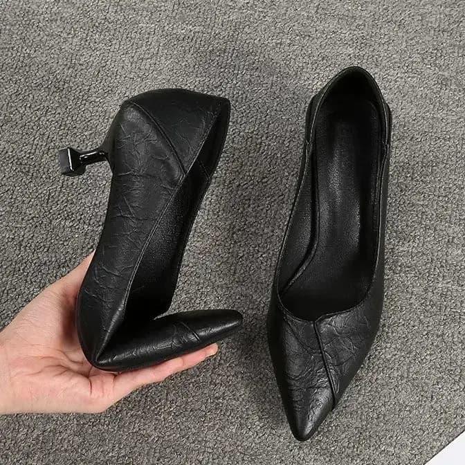 Talon aiguille pour femmes 2025 printemps et automne nouvelles chaussures simples sexy assorties avec tout chaussures de travail professionnelles petites chaussures en cuir noires