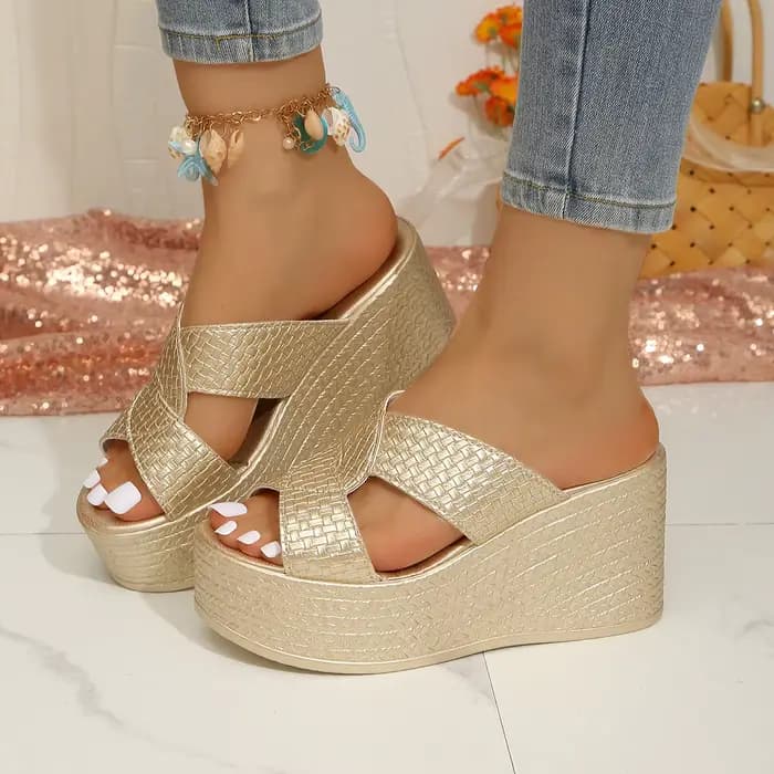 Sandales compensées vintage à rivets pour femme