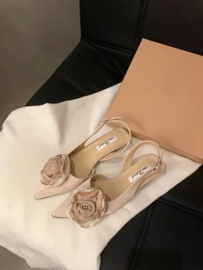 Nouvelle fleur Designer sandales femmes élégant Satin Mule chaussures été bout pointu pompes talon b