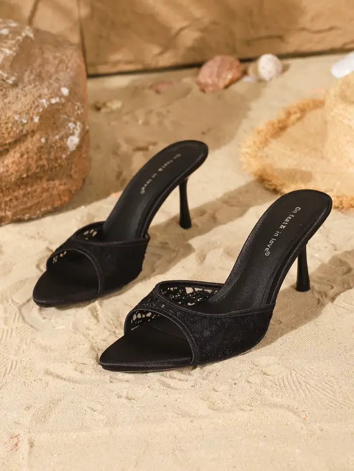 Mules à talons aiguilles noires en dentelle à bout pointu pour femme, sandales élégantes à talons hauts et bout ouvert, talons sexy en maille et satin à enfiler pour soirée