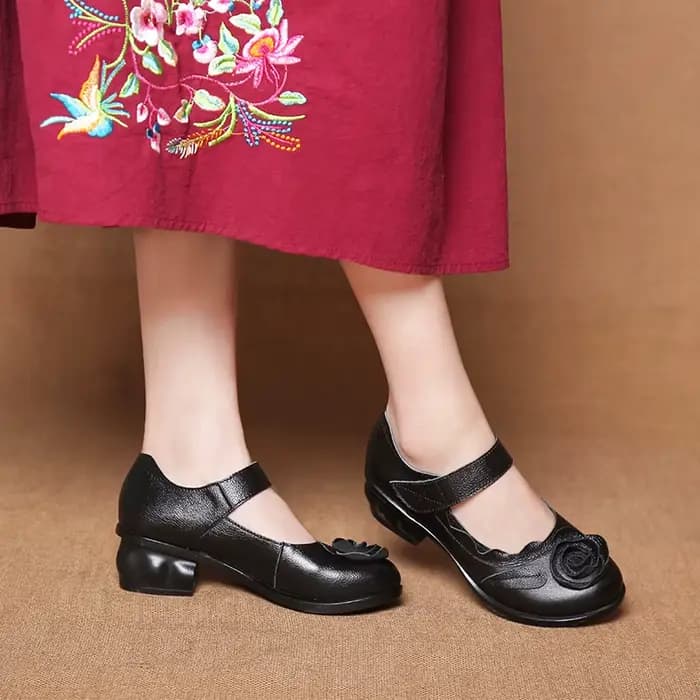 Sandales en cuir de vachette vintage pour femmes, chaussures à essence Mary, talons bas avec fleur,