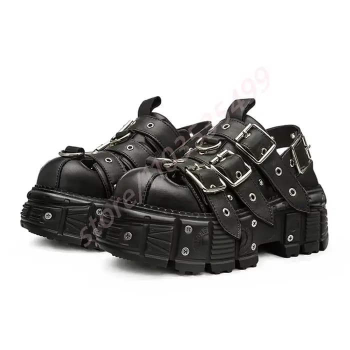 Semelle épaisse boucle de ceinture sandales romaines creuses bout rond sangle arrière Punk 2025 été nouveau Rivet noir mode fête sandales décontractées