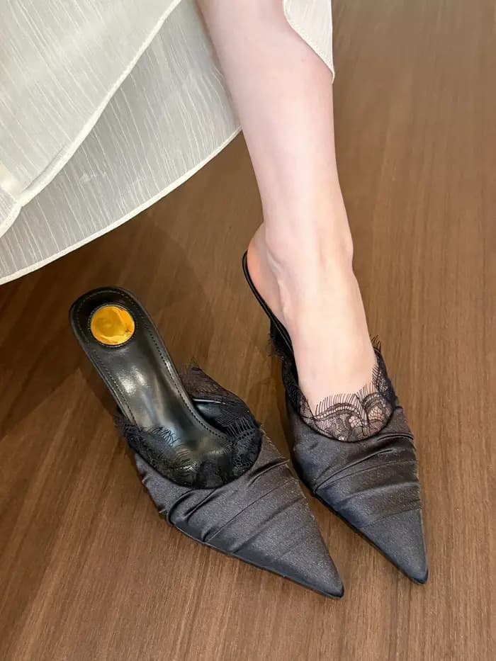 Beau à l'Épreuve des Défauts! Talons pointus en dentelle blanche pour femmes avec des mules à talon mi-hauteur pour une durée limitée à moitié prix
