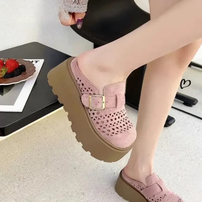 Mules perforées d'été pour femmes | Sandales rétro en daim à bout fermé avec boucle réglable