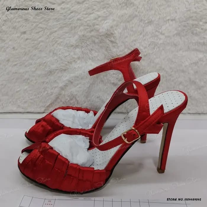 Sandales de soirée en satin pour femmes, chaussures d'été élégantes à bout rond et ouvert, talons aiguilles hauts, sangle à boucle, défilé, chaussures tendance