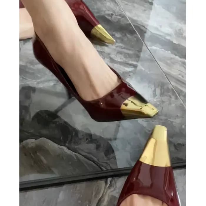 Designer Sexy femmes nouveaux talons aiguilles printemps mode métal pointu en cuir bouche peu profonde antidérapant résistant à l'usure chaussures simples