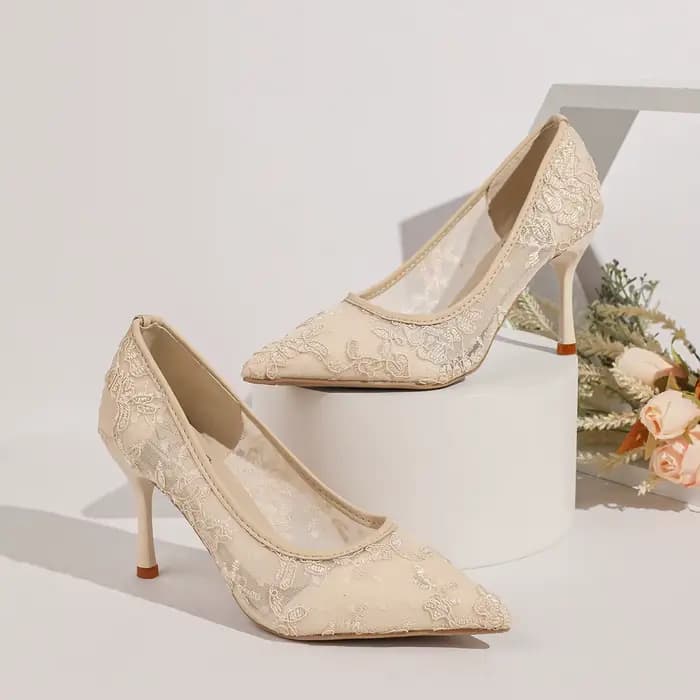 Escarpins de luxe brodés en dentelle à talons très hauts pour femme, collection été 2026 – Élégants