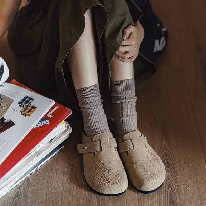 Maden femmes respirant Illustration Mules chaussures demi glisser fond épais vêtements chauds