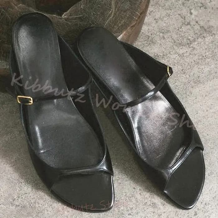 Sandales plates à bout carré en cuir verni pour femme