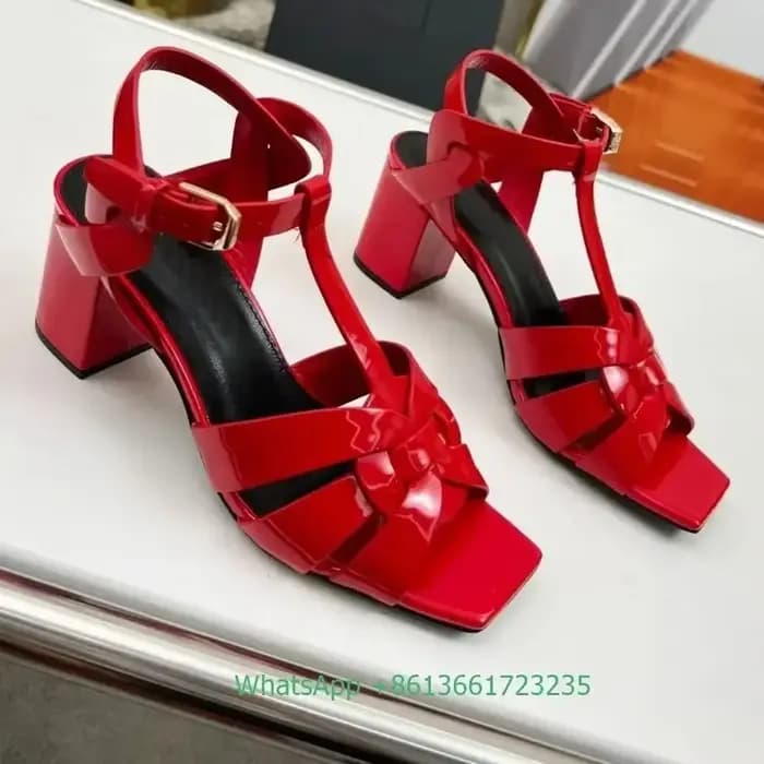 Sandales à talons épais et bout carré, bretelles croisées, couleur unie, bout ouvert, cuir verni vér