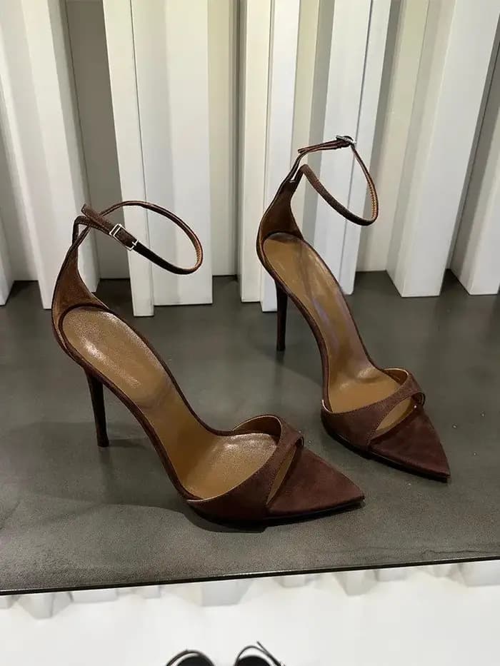Sandales à talons hauts à bout pointu et talon fin