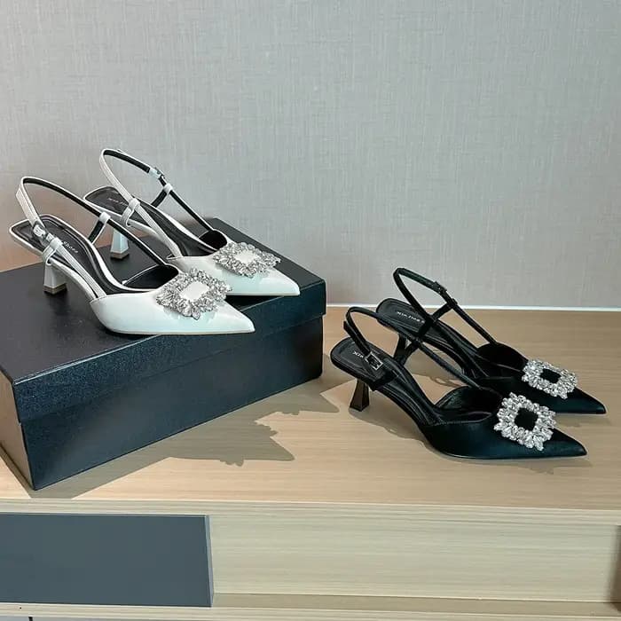Sandales à talons fins pour femmes, style féerique, ornées de fleurs et de strass, à bout pointu, élégantes et originales