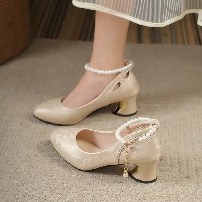 Chaussures de mariage rétro à bout carré et talons hauts pour femmes