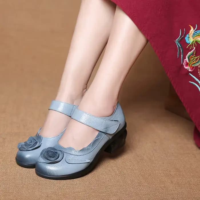 Sandales en cuir de vachette vintage pour femmes, chaussures à essence Mary, talons bas avec fleur,