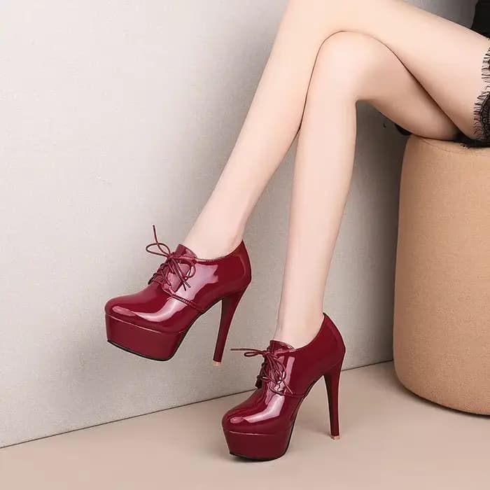 Escarpins à plateforme en cuir verni pour femmes