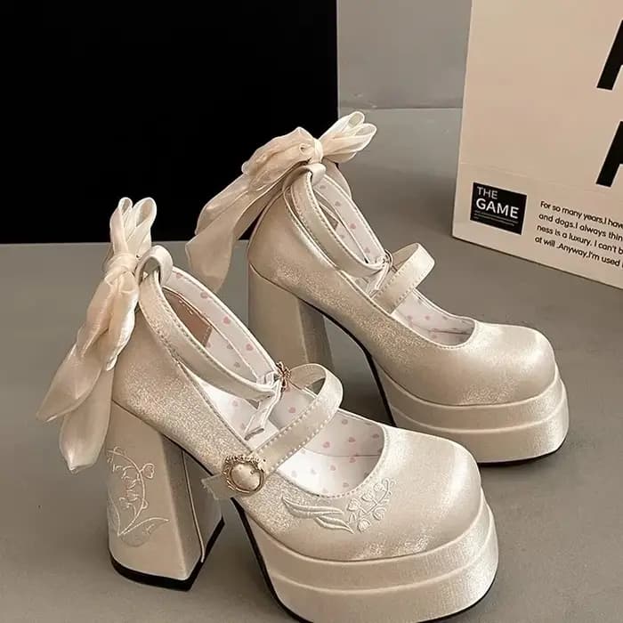 Femmes chaussures à talons hauts Lolita pompes mode printemps automne dames en plein air rétro arc Mary Jane français