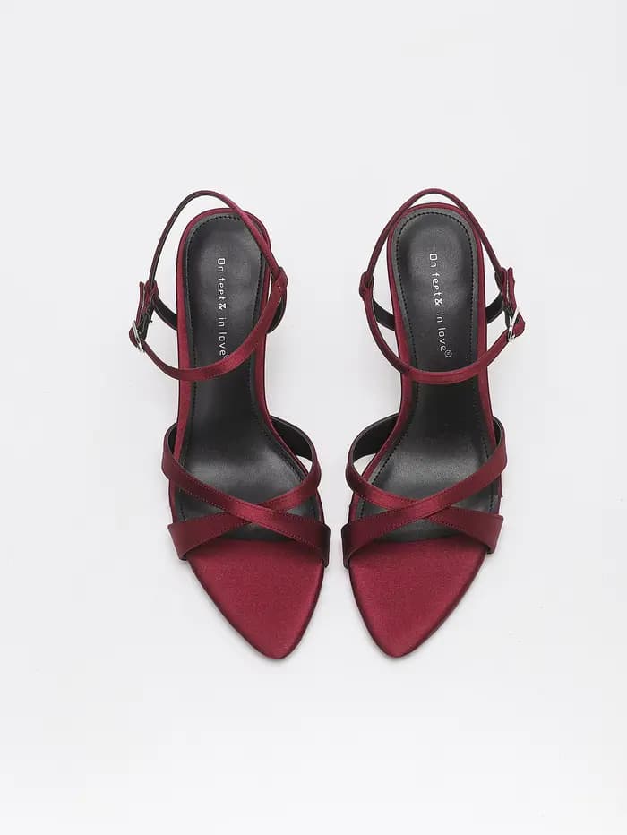 Sandales à talons hauts en satin bordeaux pour femme, à brides croisées et boucle à la cheville, style stiletto, pour soirée et mariage