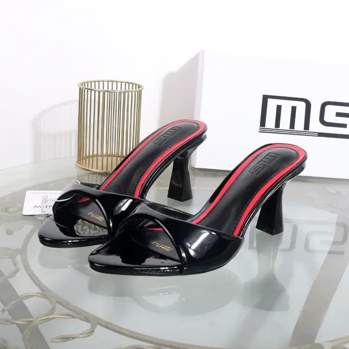 Pantoufles noires 2025 nouvelles chaussures à talons hauts en cuir verni à bout ouvert avec pointu grande taille