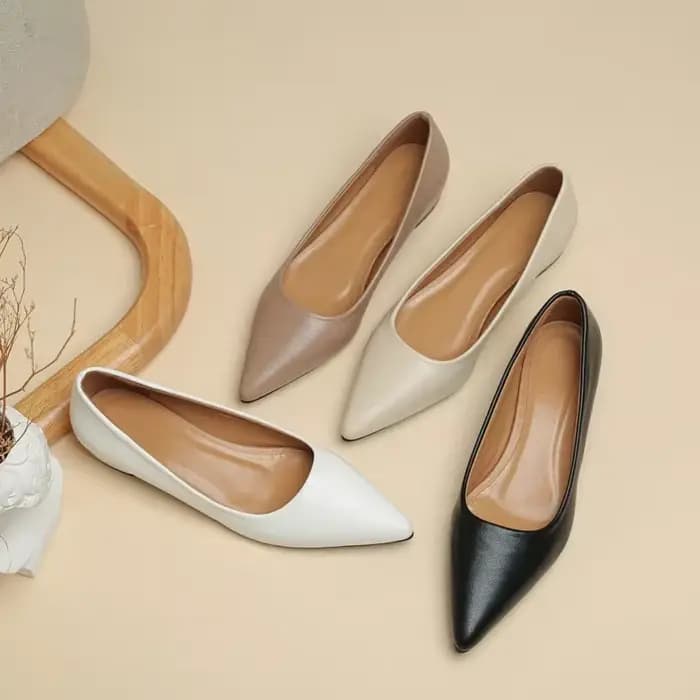 Nouveau bout pointu bouche peu profonde talon carré petites chaussures en cuir femmes élégantes mode talons hauts