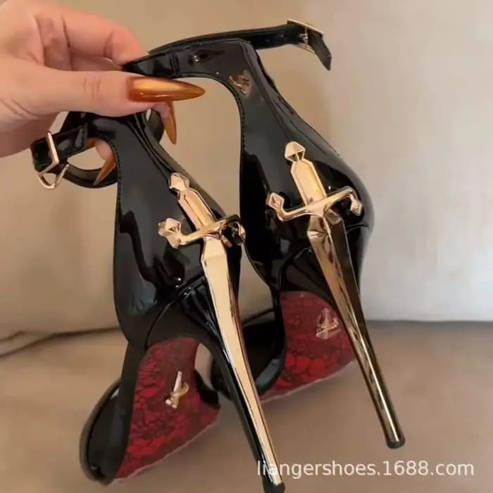 Sandales à talons hauts Red Sole Blade 2026, nouveau modèle à bride unique, bout ouvert, en cuir synthétique noir, style sexy pour femme, été