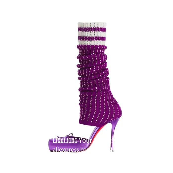 Bottines à talons aiguilles ornées de strass