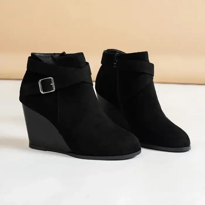 Bottines modernes à talons compensés noirs en daim avec fermeture éclair latérale pour femme, chaussures d'hiver à boucle, grande taille, talons hauts