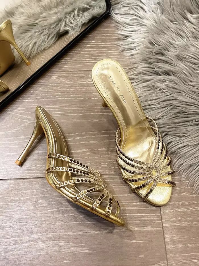 Sandales à talons hauts pour femmes, style quotidien, bouche de poisson, à talons fins, ornées de strass, ouvertes à l'avant, collection été 2026, confortables et élégantes